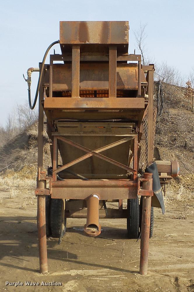 image for item DA8319 Kolberg vibratory screen