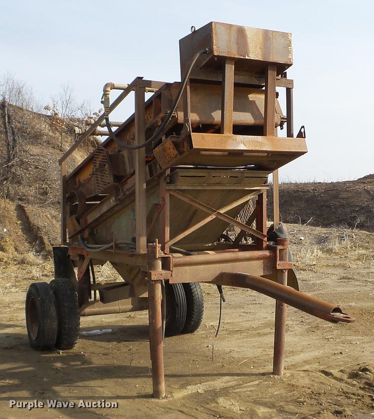 image for item DA8319 Kolberg vibratory screen