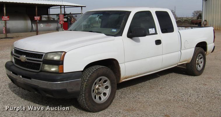 image for item DB6867 2006 Chevrolet Silverado 1500 Ext. Cab pickup truck