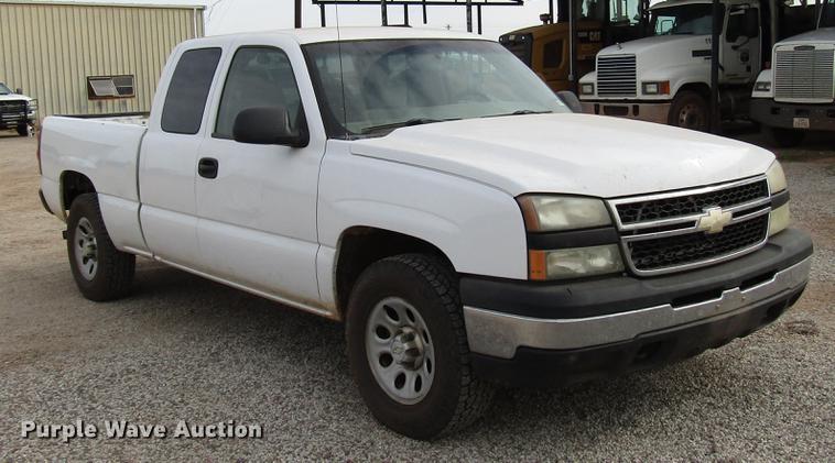 image for item DB6867 2006 Chevrolet Silverado 1500 Ext. Cab pickup truck