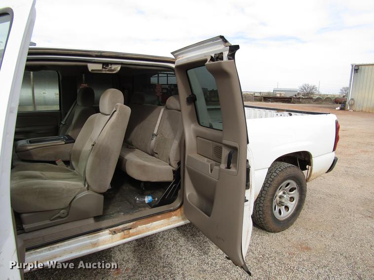 image for item DB6867 2006 Chevrolet Silverado 1500 Ext. Cab pickup truck