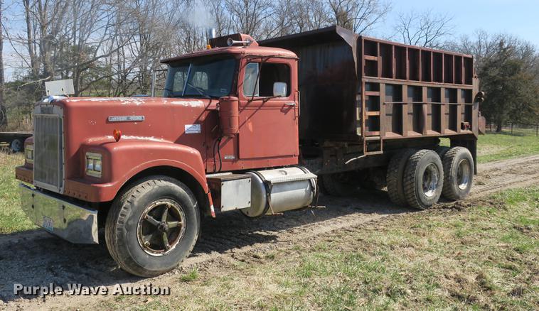 image for item DB8840 1973 White 4000 dump truck