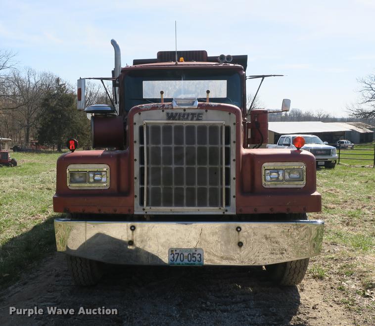 image for item DB8840 1973 White 4000 dump truck