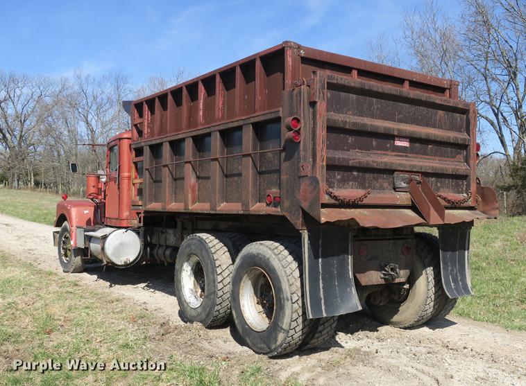 image for item DB8840 1973 White 4000 dump truck