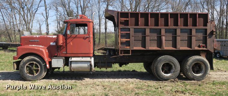 image for item DB8840 1973 White 4000 dump truck