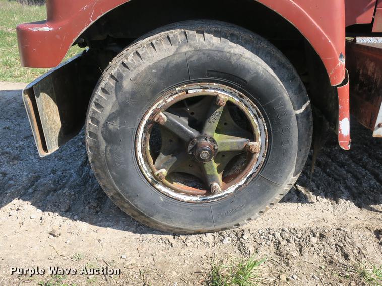 image for item DB8840 1973 White 4000 dump truck
