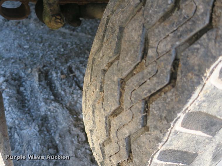 image for item DB8840 1973 White 4000 dump truck