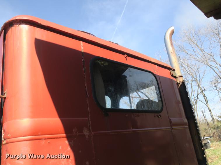 image for item DB8840 1973 White 4000 dump truck