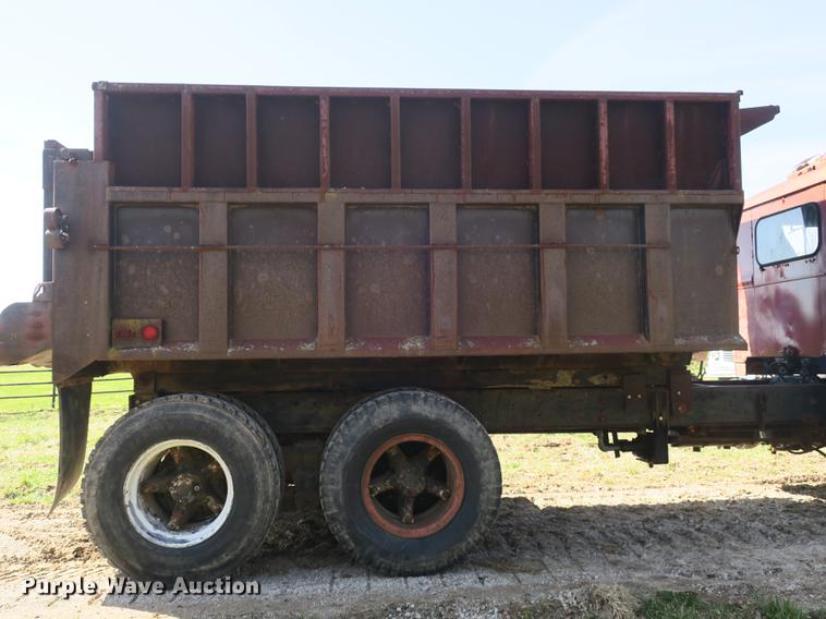 image for item DB8840 1973 White 4000 dump truck
