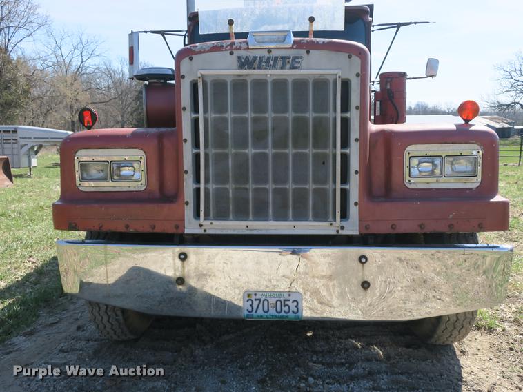 image for item DB8840 1973 White 4000 dump truck