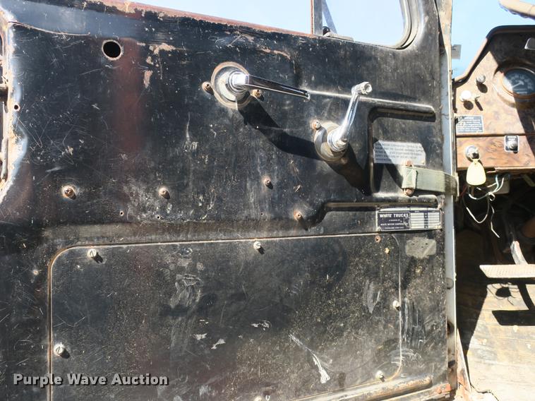 image for item DB8840 1973 White 4000 dump truck