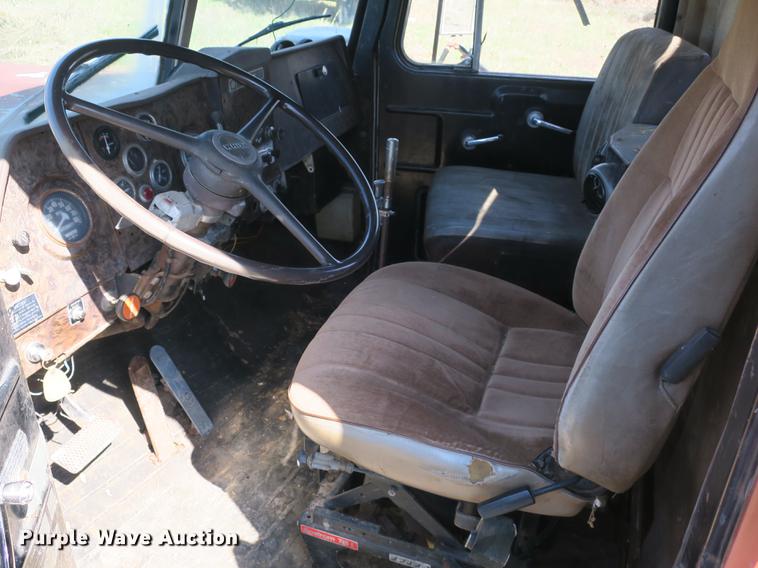 image for item DB8840 1973 White 4000 dump truck