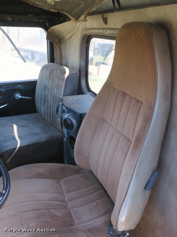 image for item DB8840 1973 White 4000 dump truck