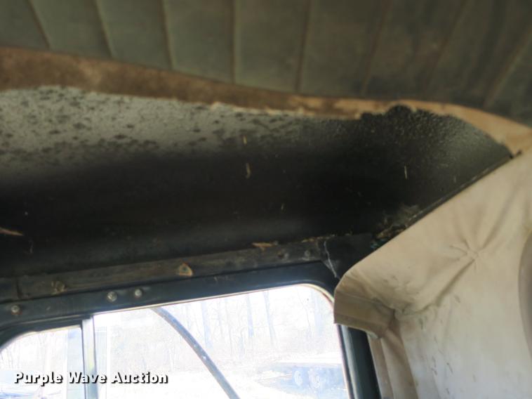 image for item DB8840 1973 White 4000 dump truck