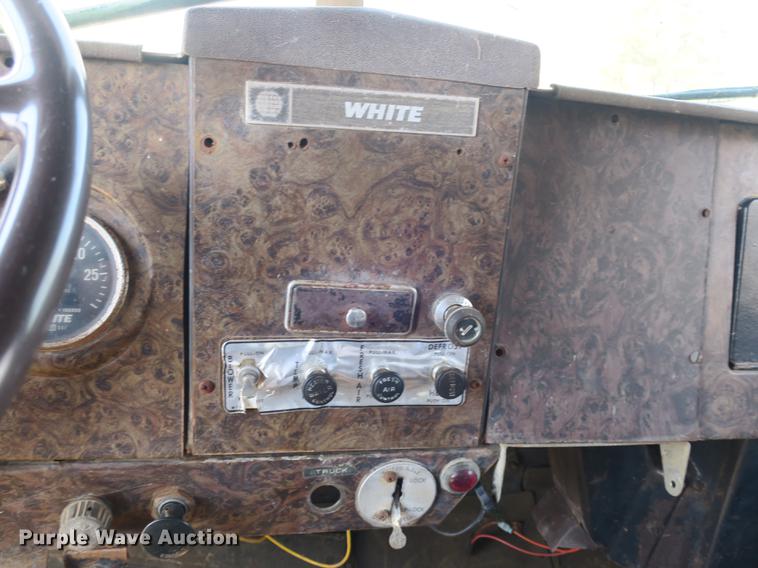 image for item DB8840 1973 White 4000 dump truck