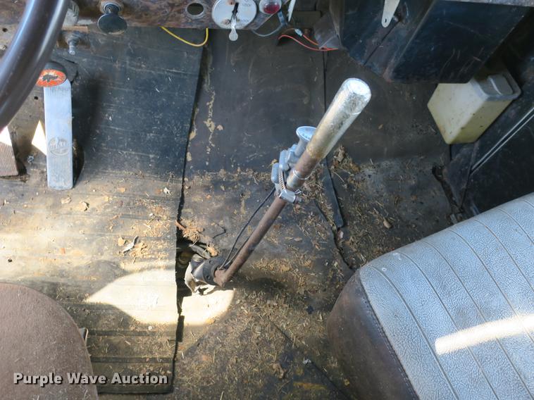 image for item DB8840 1973 White 4000 dump truck