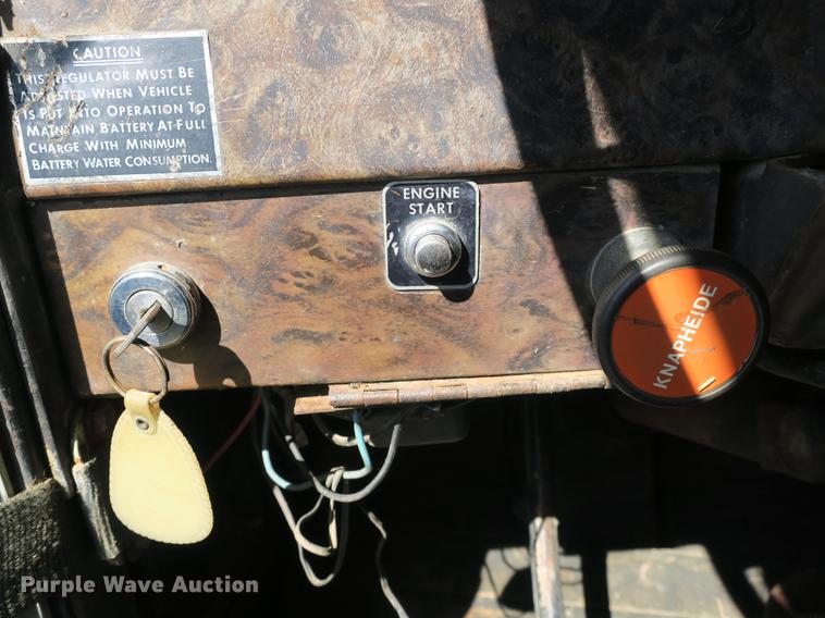 image for item DB8840 1973 White 4000 dump truck