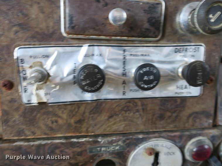 image for item DB8840 1973 White 4000 dump truck