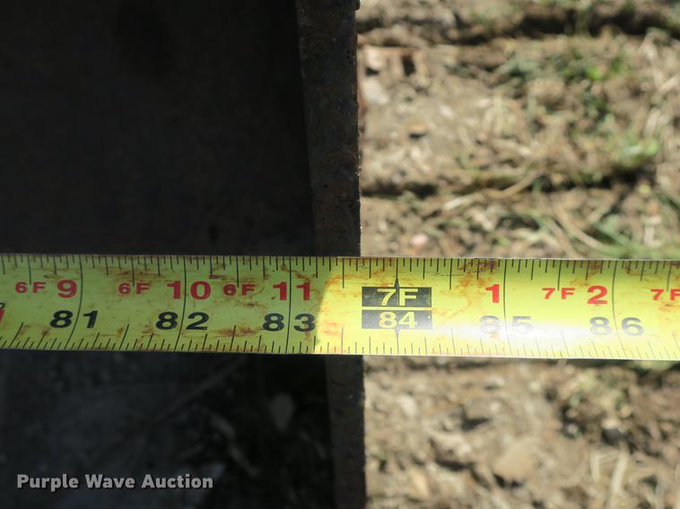 image for item DB8842 International TD9 track loader