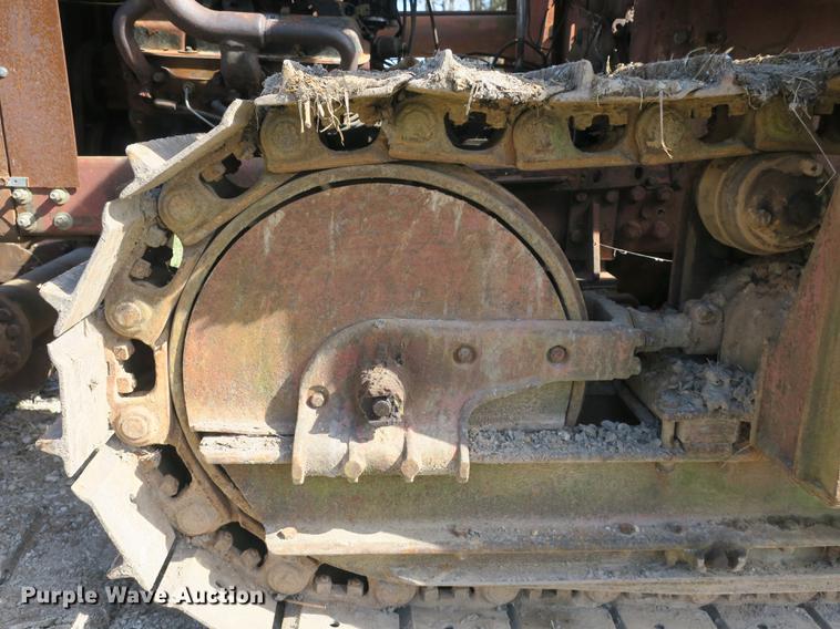 image for item DB8842 International TD9 track loader