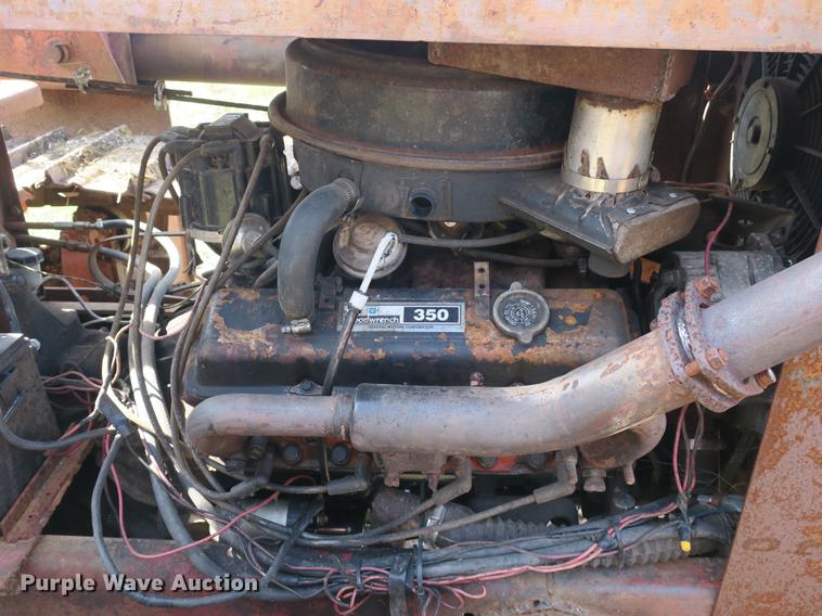 image for item DB8842 International TD9 track loader