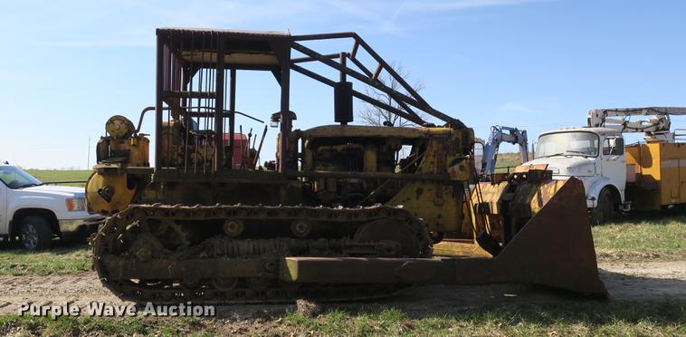 image for item DB8843 Caterpillar D7 dozer