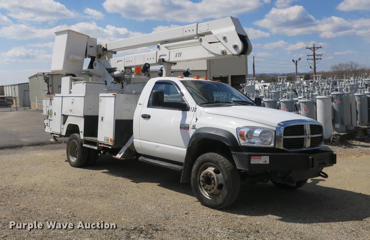 image for item DB8847 2008 Dodge Ram 5500 bucket truck