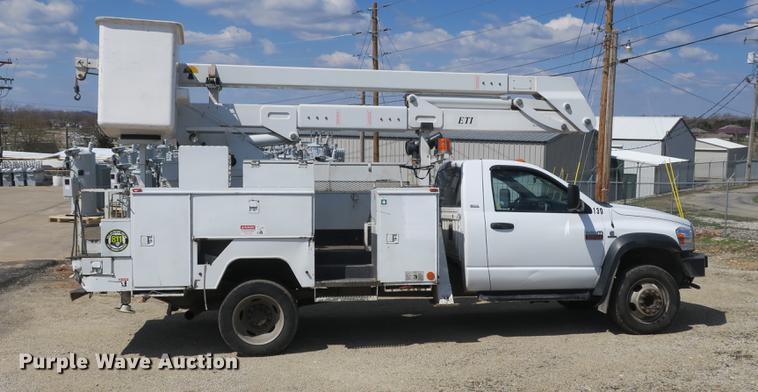 image for item DB8847 2008 Dodge Ram 5500 bucket truck