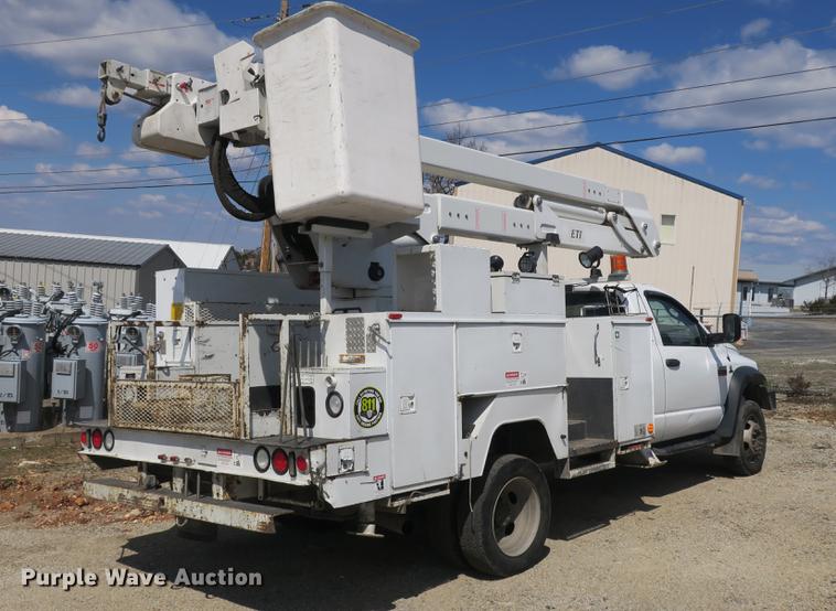 image for item DB8847 2008 Dodge Ram 5500 bucket truck