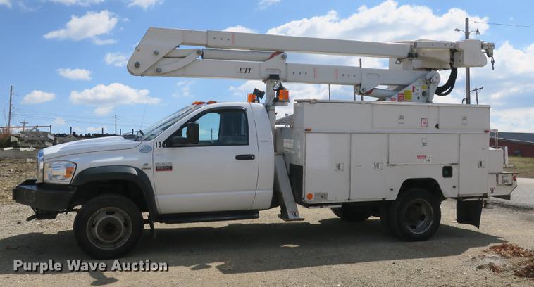 image for item DB8847 2008 Dodge Ram 5500 bucket truck