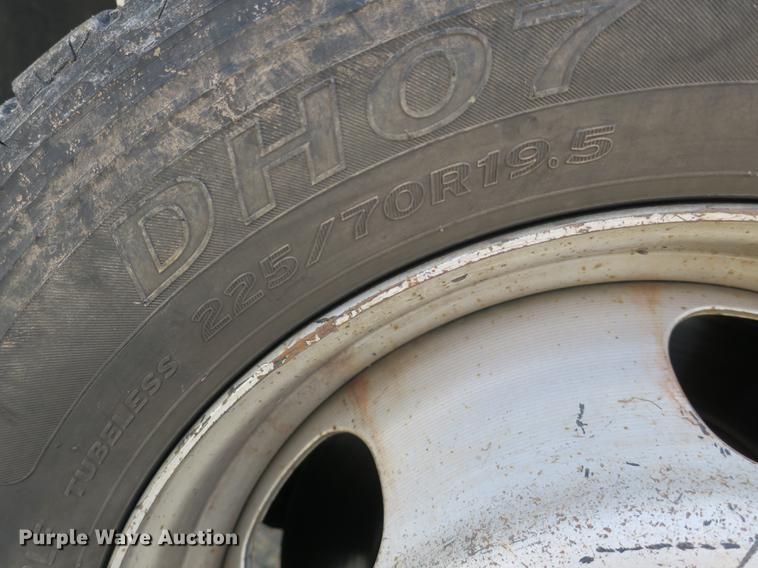 image for item DB8847 2008 Dodge Ram 5500 bucket truck