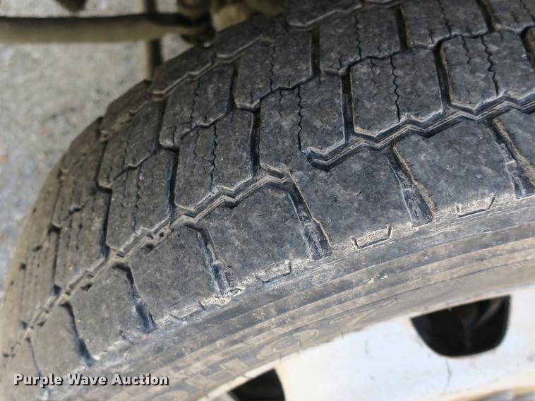 image for item DB8847 2008 Dodge Ram 5500 bucket truck