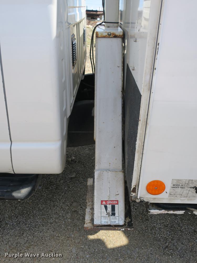 image for item DB8847 2008 Dodge Ram 5500 bucket truck