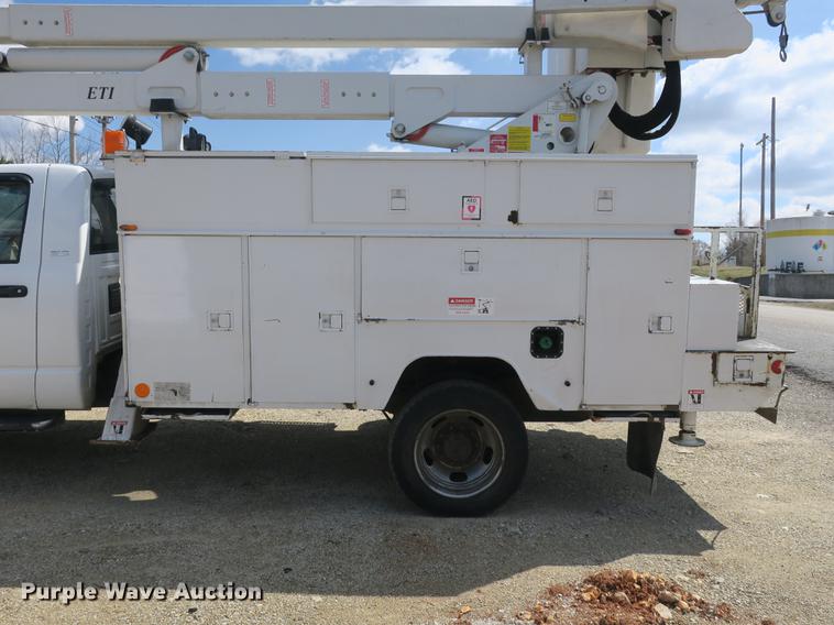 image for item DB8847 2008 Dodge Ram 5500 bucket truck