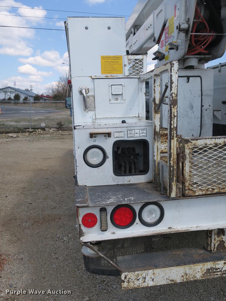 image for item DB8847 2008 Dodge Ram 5500 bucket truck
