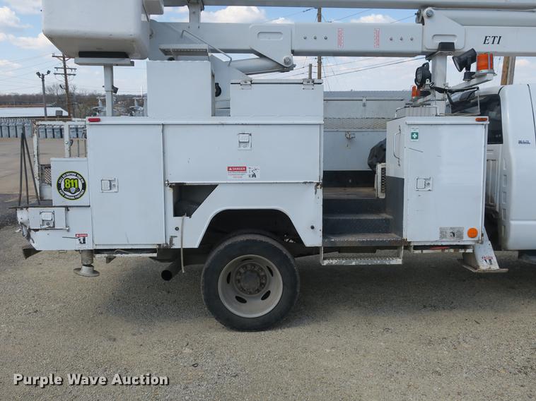 image for item DB8847 2008 Dodge Ram 5500 bucket truck