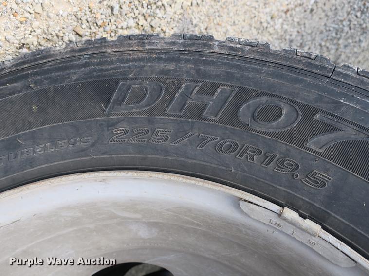 image for item DB8847 2008 Dodge Ram 5500 bucket truck