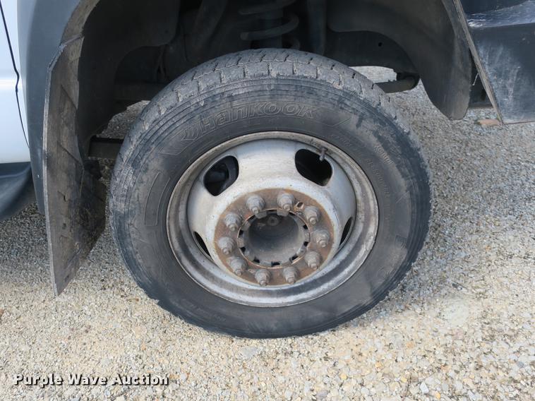 image for item DB8847 2008 Dodge Ram 5500 bucket truck