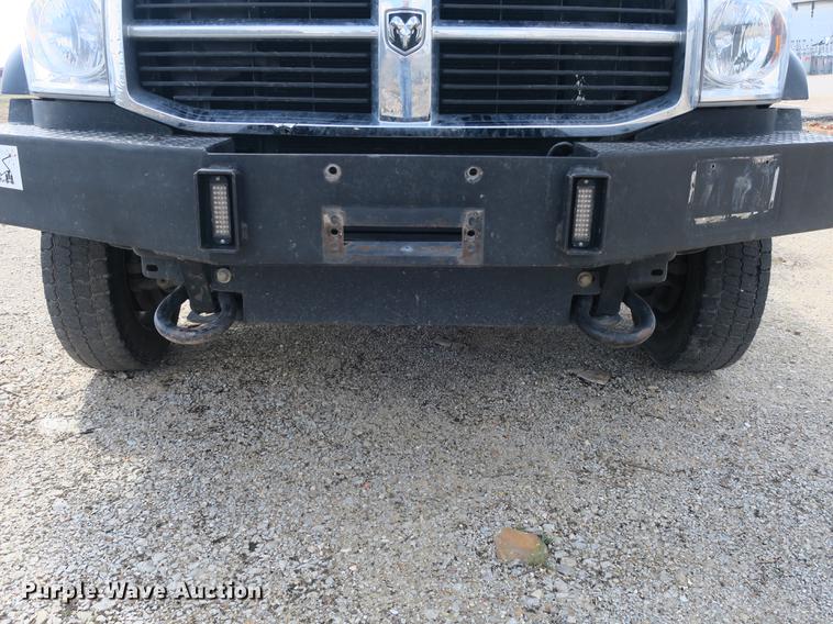 image for item DB8847 2008 Dodge Ram 5500 bucket truck