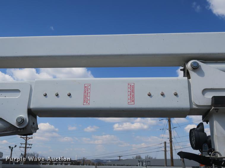 image for item DB8847 2008 Dodge Ram 5500 bucket truck