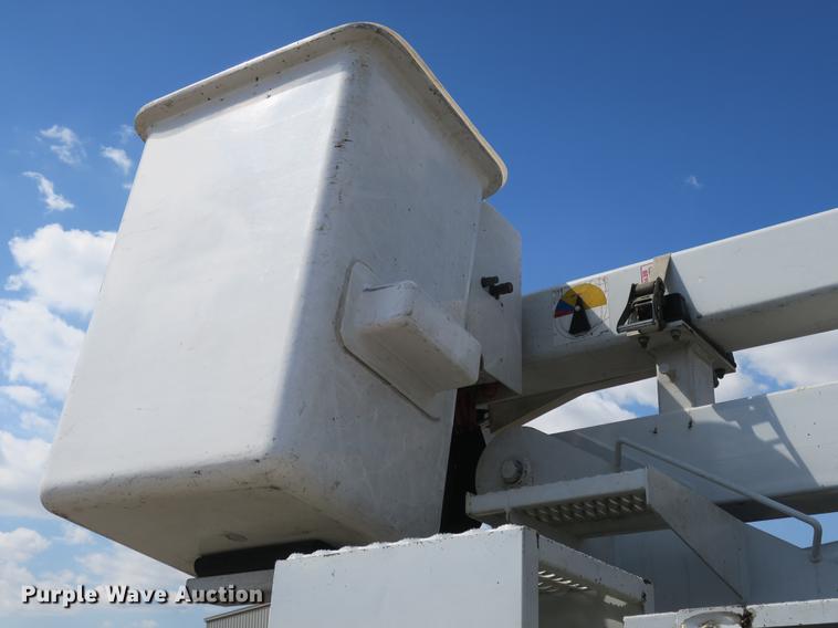 image for item DB8847 2008 Dodge Ram 5500 bucket truck