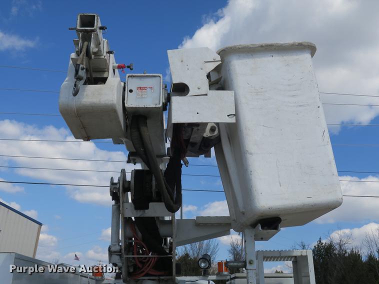 image for item DB8847 2008 Dodge Ram 5500 bucket truck