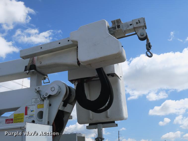 image for item DB8847 2008 Dodge Ram 5500 bucket truck