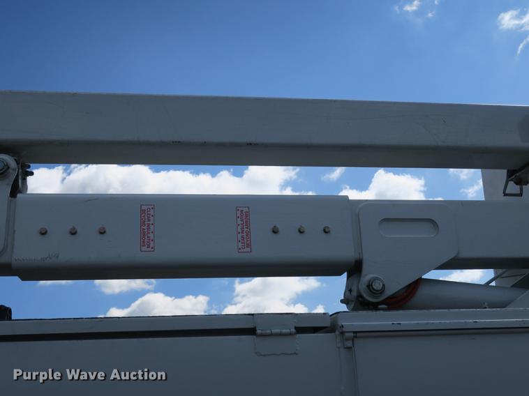 image for item DB8847 2008 Dodge Ram 5500 bucket truck