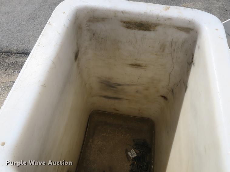 image for item DB8847 2008 Dodge Ram 5500 bucket truck