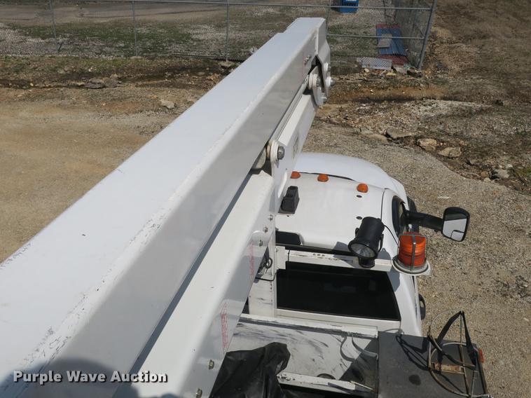 image for item DB8847 2008 Dodge Ram 5500 bucket truck