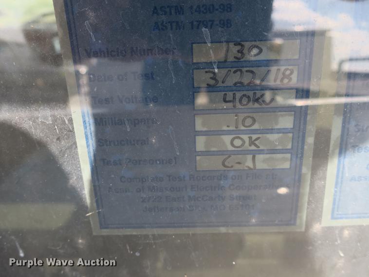 image for item DB8847 2008 Dodge Ram 5500 bucket truck