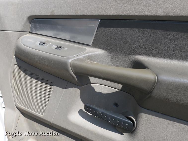 image for item DB8847 2008 Dodge Ram 5500 bucket truck