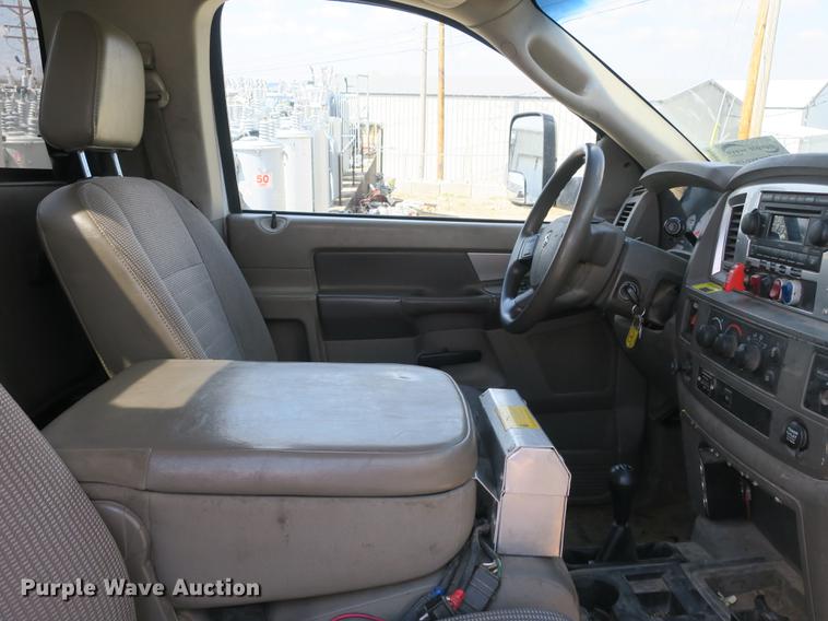 image for item DB8847 2008 Dodge Ram 5500 bucket truck