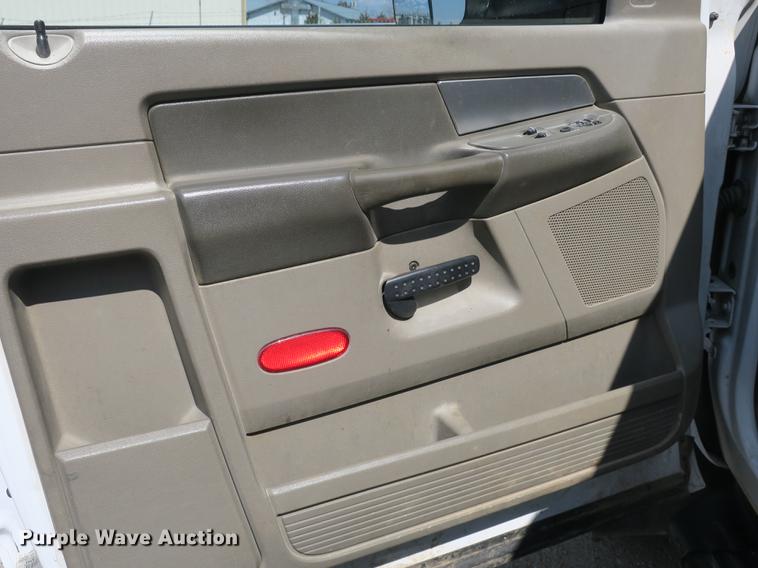 image for item DB8847 2008 Dodge Ram 5500 bucket truck